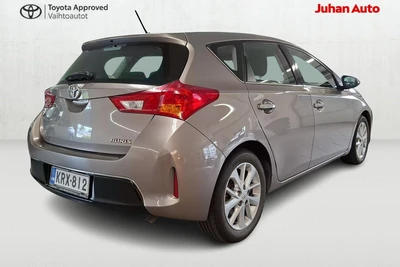 Toyota Auris 1,4 D-4D DPF Active 5ov 2013, kuva 5/23