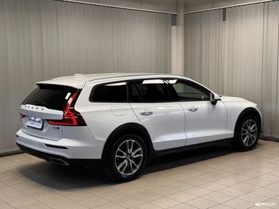 Volvo V60 Cross Country D4 AWD aut 2020, kuva 3/10