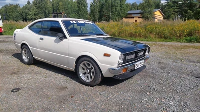 Toyota Corolla 1976, kuva 1/8
