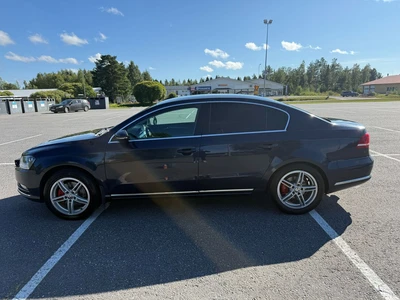 Volkswagen Passat 2011, kuva 2/7
