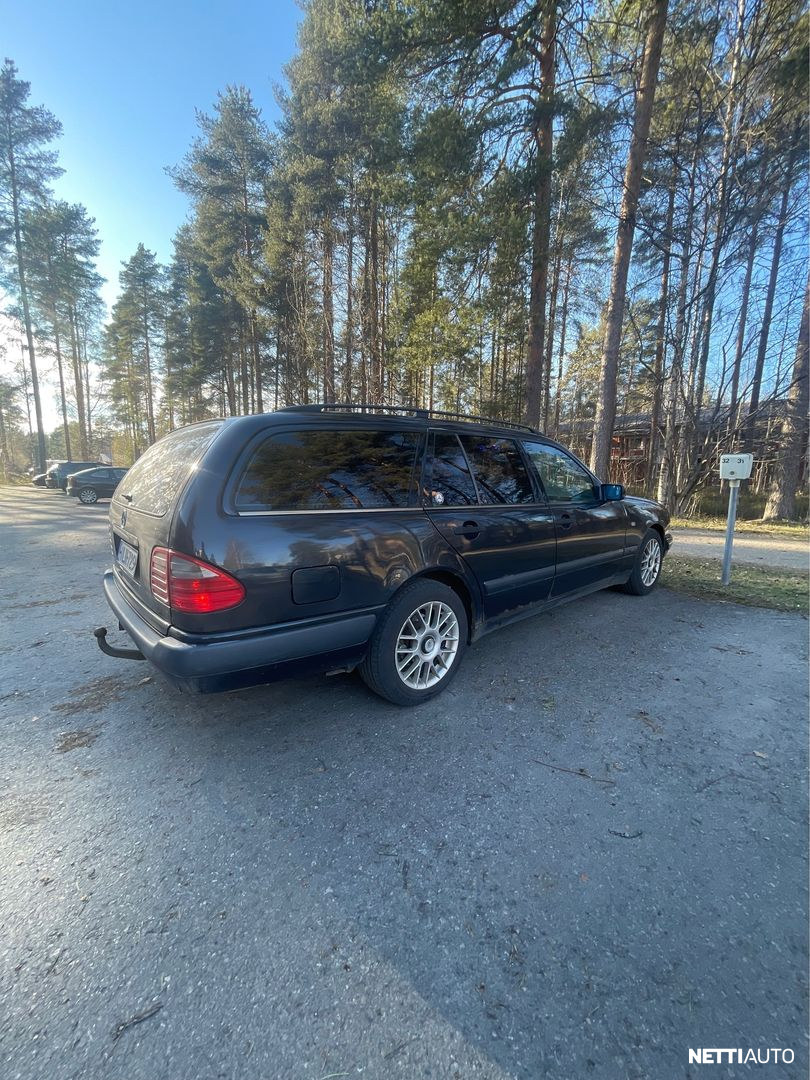 Mercedes-Benz E