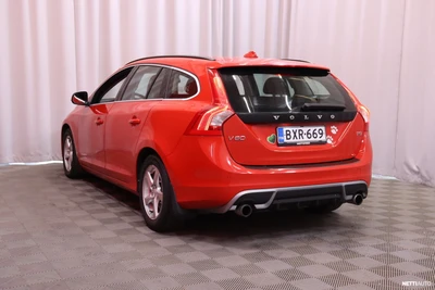 Volvo V60 T3 R-Design 2011, kuva 4/10