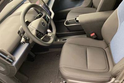 Volvo EX30 P8 AWD Plus Black Edition 2027, photo 6/17