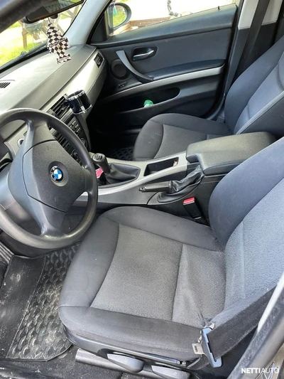 BMW 320 2005, photo 4/5