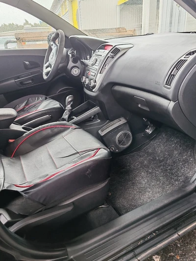 Kia Ceed 1,4 ISG LX 5D EcoDynamics 2011, kuva 6/10