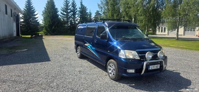 Toyota Hiace 2,5 D-4D 4WD 117 5ov pitkä 2012, photo 2/12