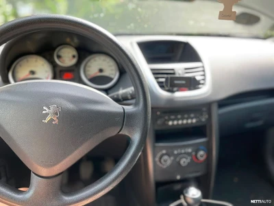 Peugeot 207 2010, kuva 3/7