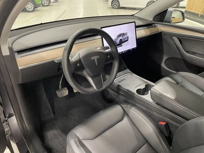 Tesla Model Y Long Range 2023, kuva 4/9