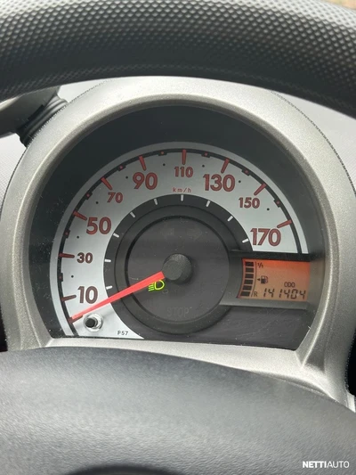 Toyota Aygo 1,0 VVT-i + 5ov 2010, photo 4/24
