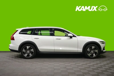 Volvo V60 Cross Country 2022, photo 3/26