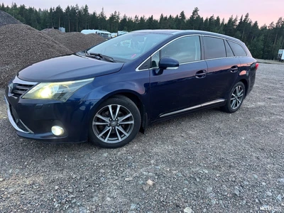 Toyota Avensis 2014, photo 1/21