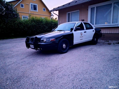 Ford Crown Victoria Police interceptor 2011, photo 3/11