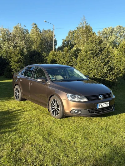 Volkswagen Jetta 2011, kuva 1/18