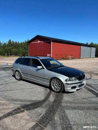 BMW 330 d Touring 2001, photo 3/8