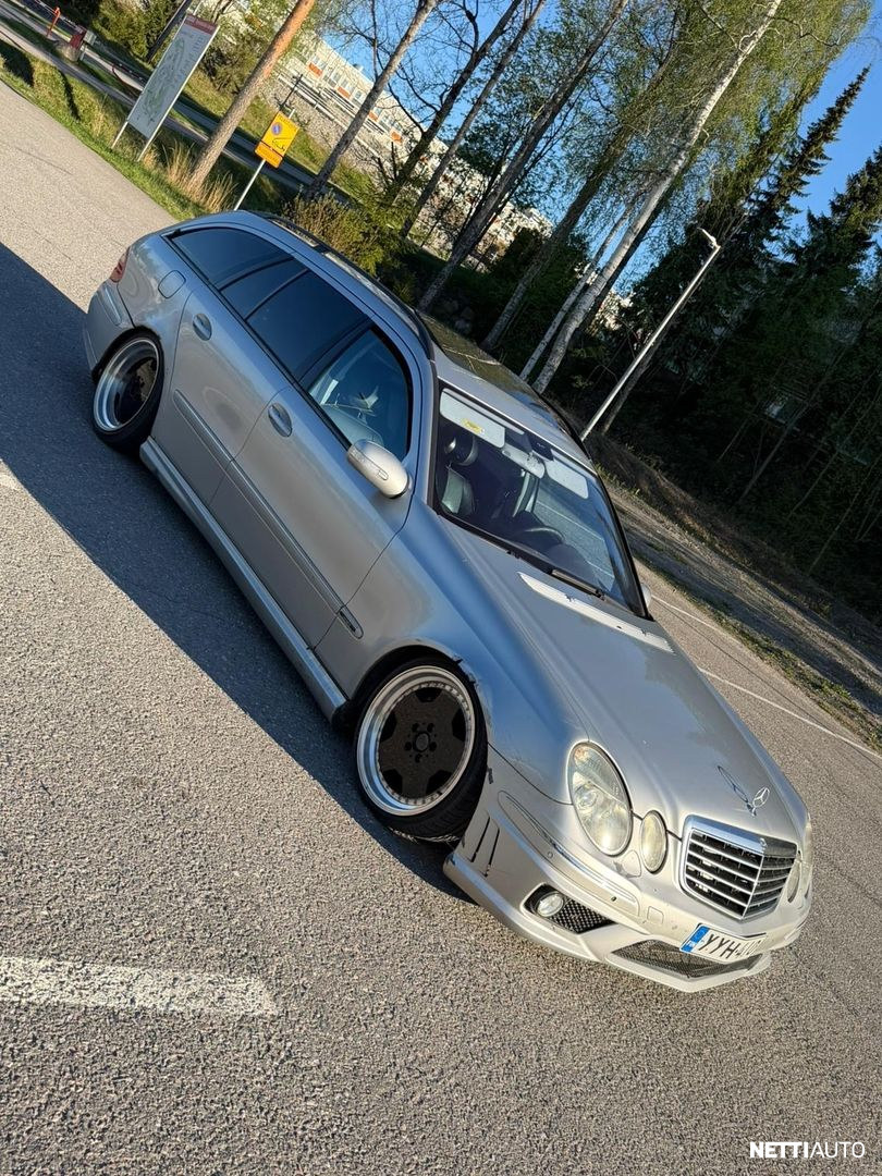 Mercedes-Benz E 320