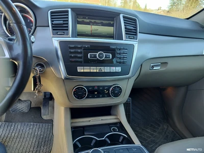 Mercedes-Benz ML 2015, photo 7/10