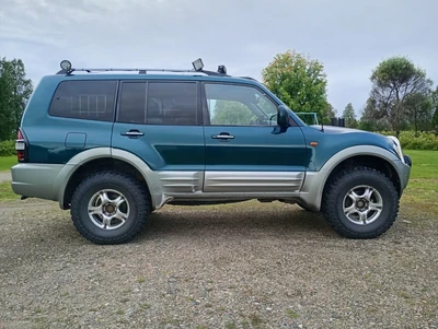 Mitsubishi Pajero 2000, kuva 3/17