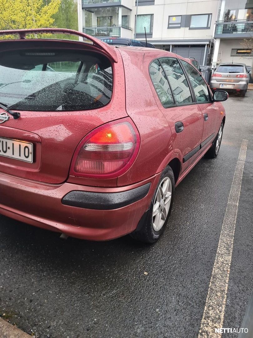 Nissan Almera