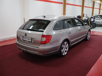 Skoda Superb 2010, kuva 4/24