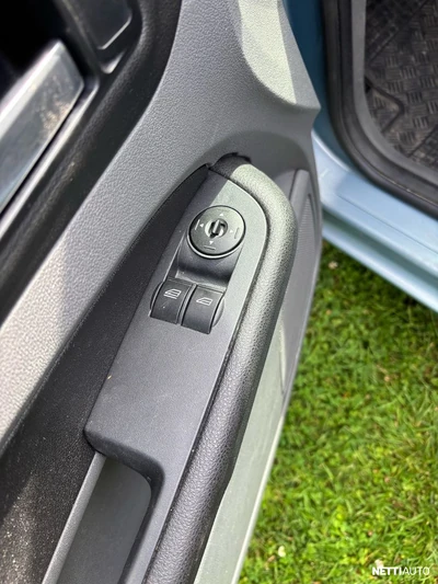 Ford Focus 1,6 100hv Trend M5 5-ovinen 2008, kuva 7/21