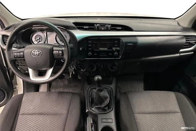 Toyota Hilux Double Cab 4WD 2,4D Life 2022, photo 7/26