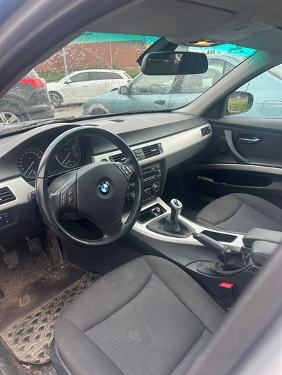 BMW 318 318d 2010, kuva 1/5