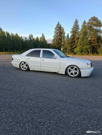 Mercedes-Benz 220 E 220 CDI 1999, photo 2/5