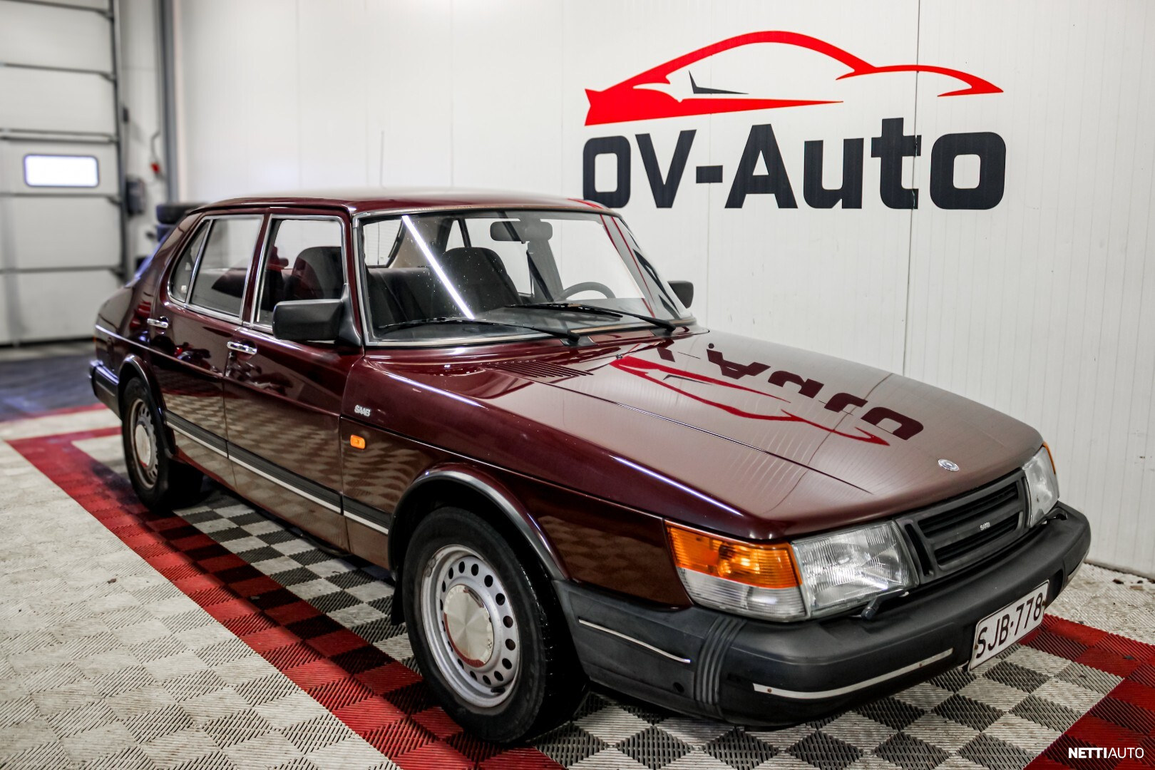 Saab 900