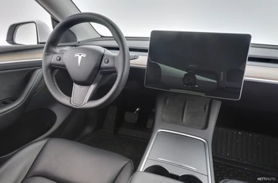 Tesla Model Y Long-Range Dual Motor AWD 2021, photo 7/15
