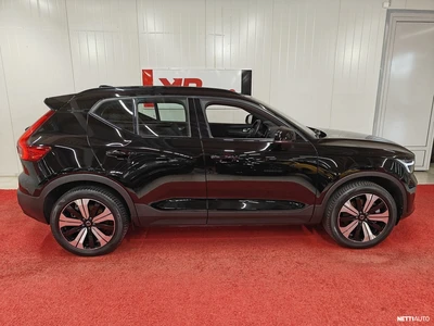 Volvo XC40 2023, photo 2/10