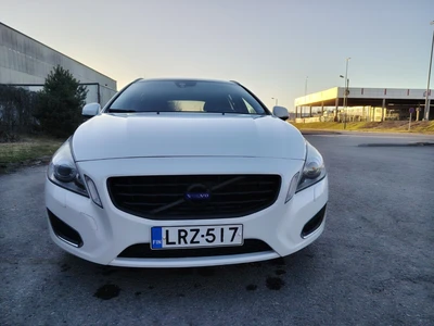 Volvo V60 D3 Momentum aut 2013, kuva 4/19