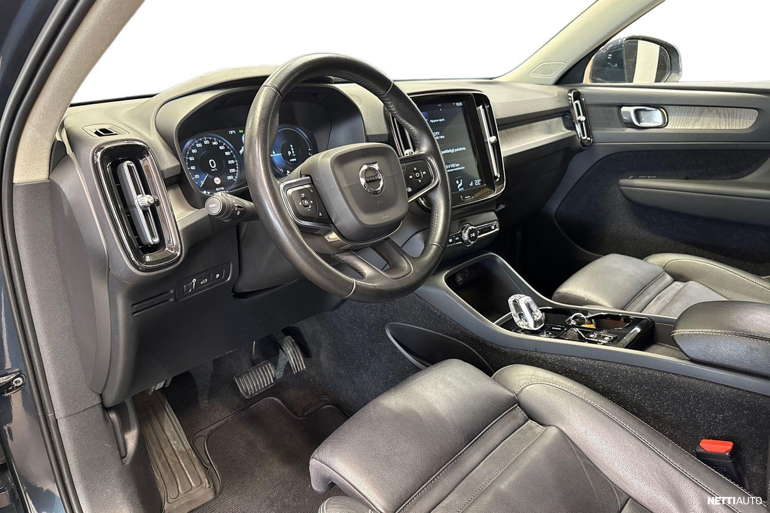 Volvo XC40 2021, photo 6/36