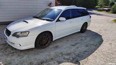 Subaru Legacy 2,0 GT 2004, photo 2/8