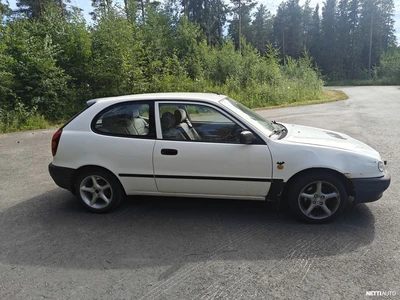 Toyota Corolla 1.3 1998, kuva 5/7