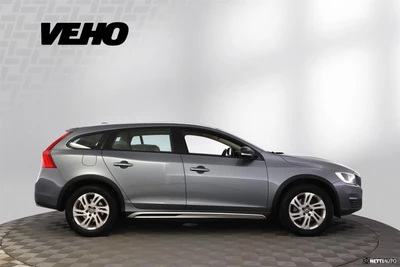 Volvo V60 Cross Country 2017, photo 6/35