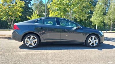 Volvo S60 D3 Summum aut 2011, kuva 2/6