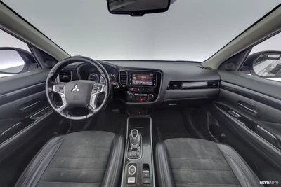 Mitsubishi Outlander PHEV 2017, kuva 7/35