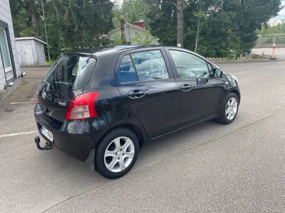 Toyota Yaris 1,3 VVT-i Linea Sol 5ov 2006, kuva 4/6