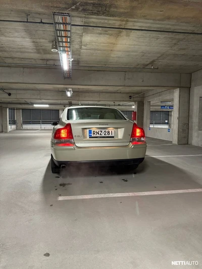 Volvo S60 T5 manuaali 2005, photo 3/20