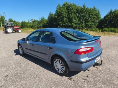 Renault Laguna 2005, kuva 2/10