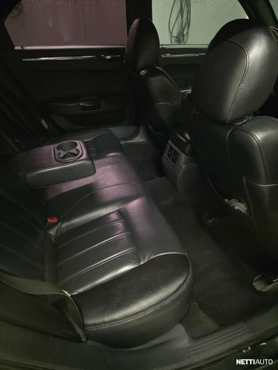 Chrysler 300C 2,7 V6 Business 2008, kuva 3/5