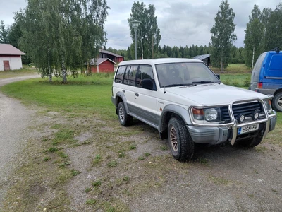 Mitsubishi Pajero 1991, kuva 2/6
