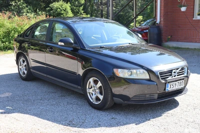 Volvo S40 1,6D DRIVe start/stop man 2011, kuva 3/10