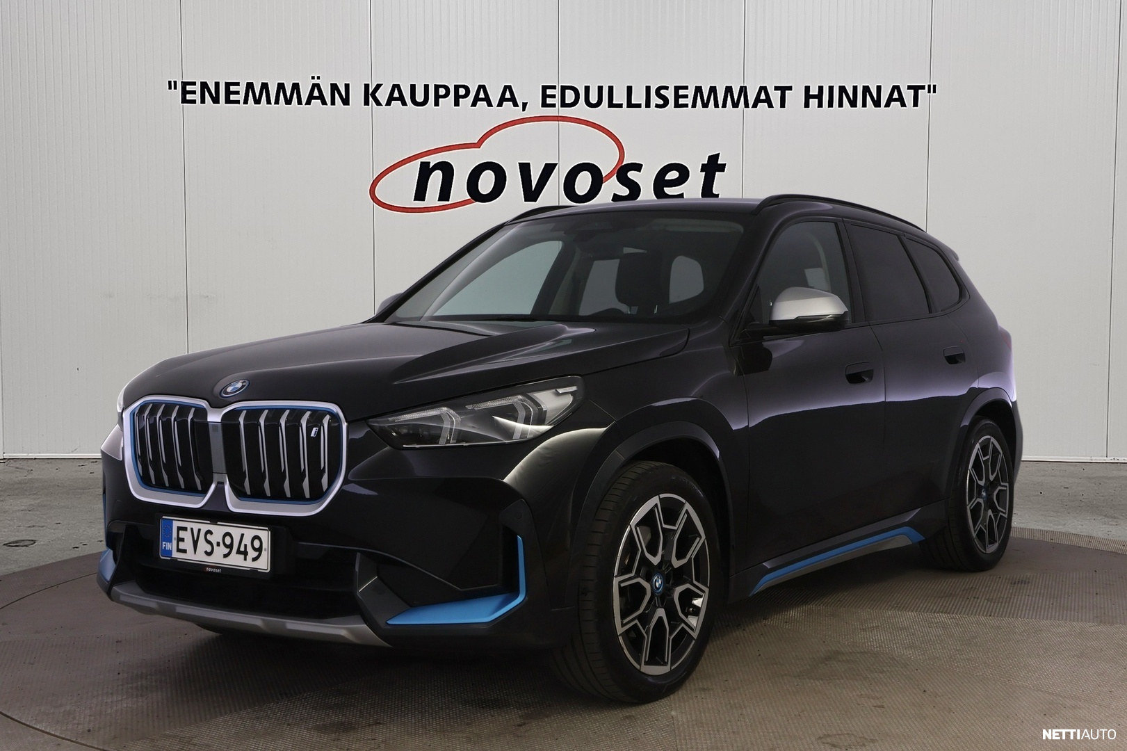 BMW iX1