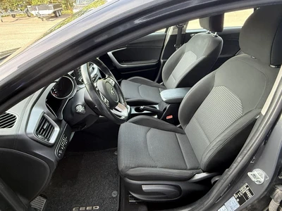 Kia Ceed 1,0 T-GDI 100hv LX SW 2021, photo 7/10