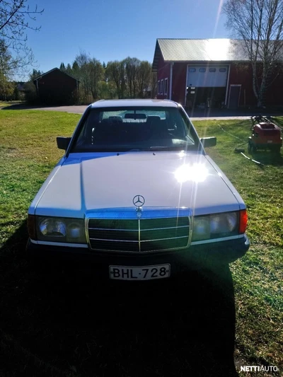 Mercedes-Benz 190 1986, kuva 7/10