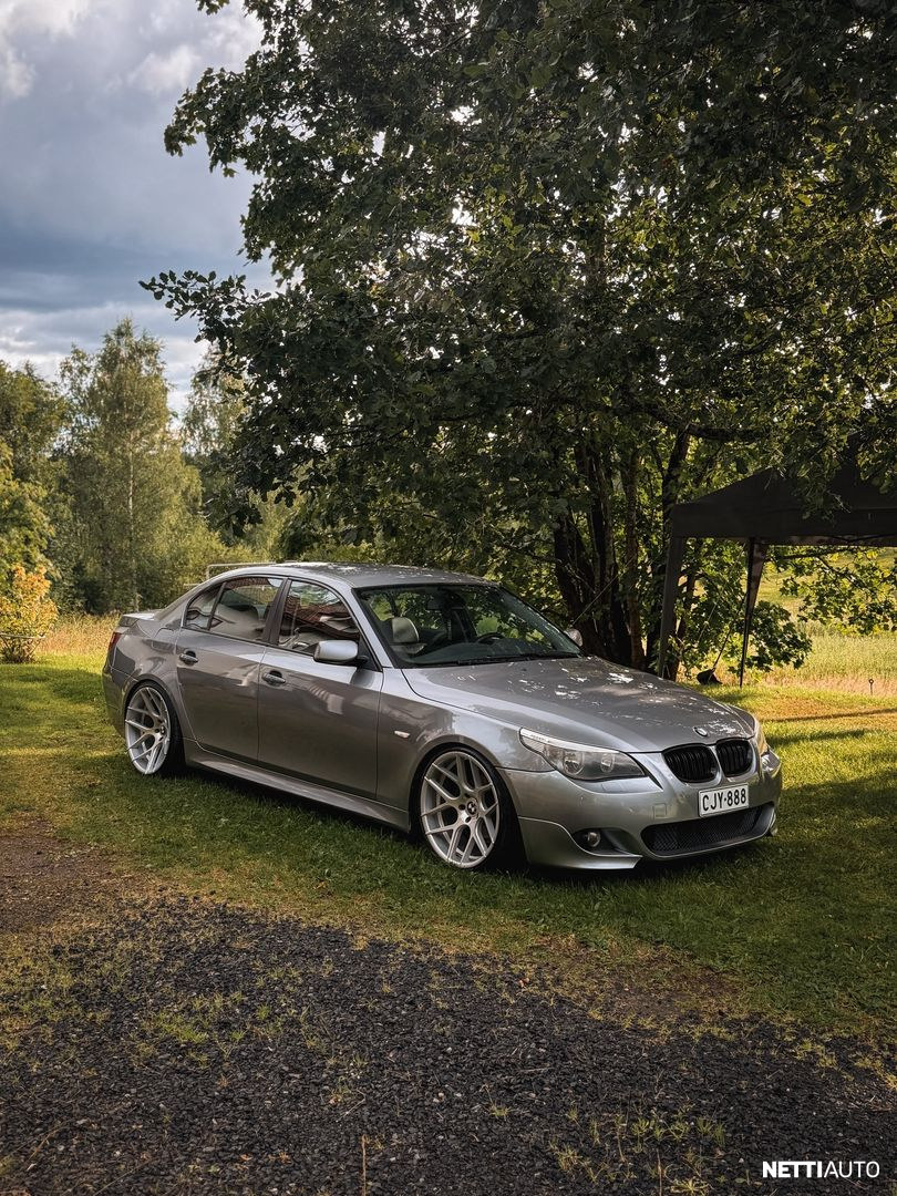 BMW 525