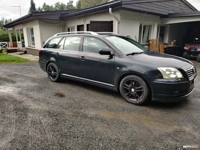 Toyota Avensis 2005, photo 2/13
