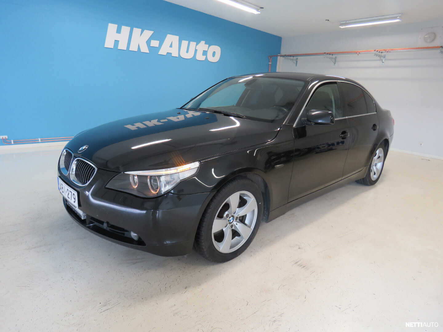 BMW 525