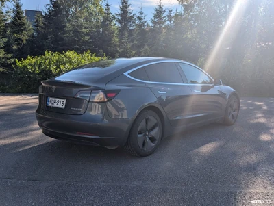 Tesla Model 3 Long-Range Dual Motor AWD 2019, kuva 4/19